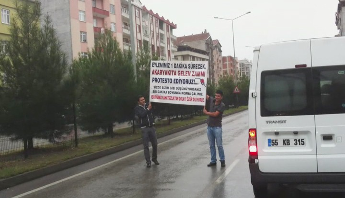 Akaryakıt Zammı İçin Yol Kestiler