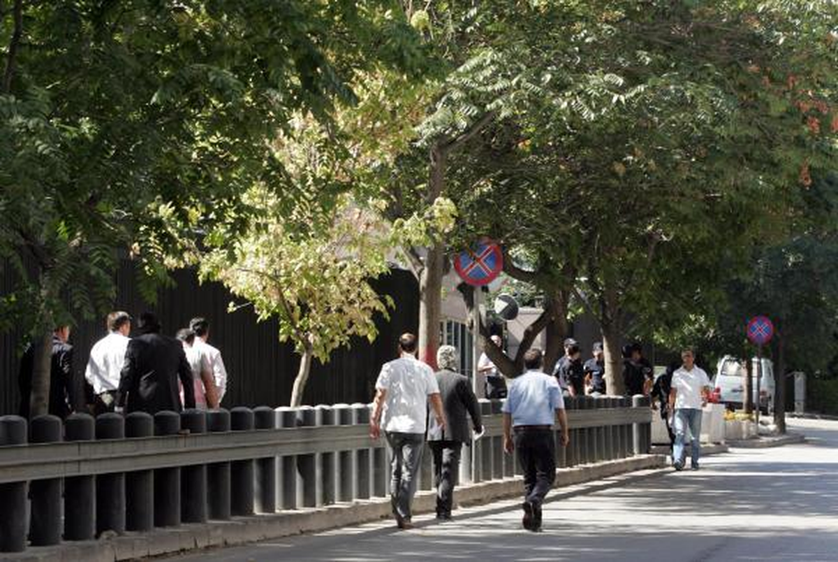 ABD\'nin Büyükelçiliği Önünde Bomba Paniği