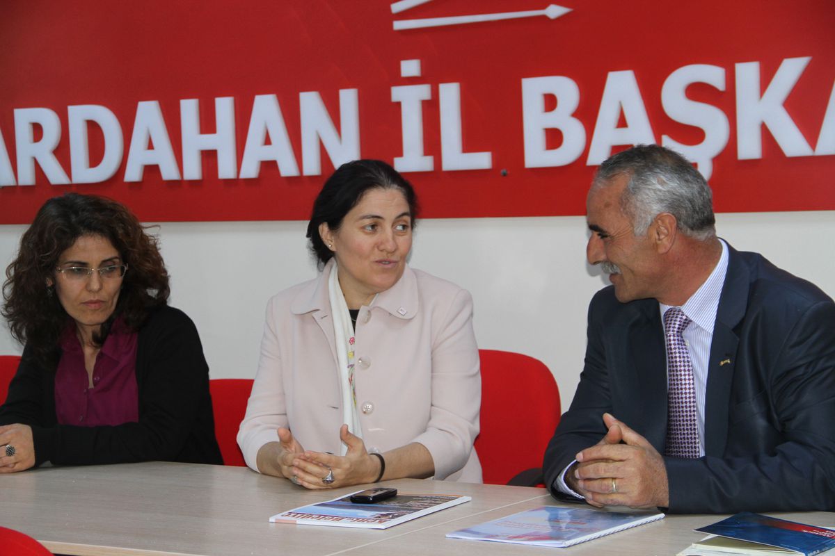 CHP Kadın Kolları Genel Başkanı Dokuzcan, Ardahan\'da