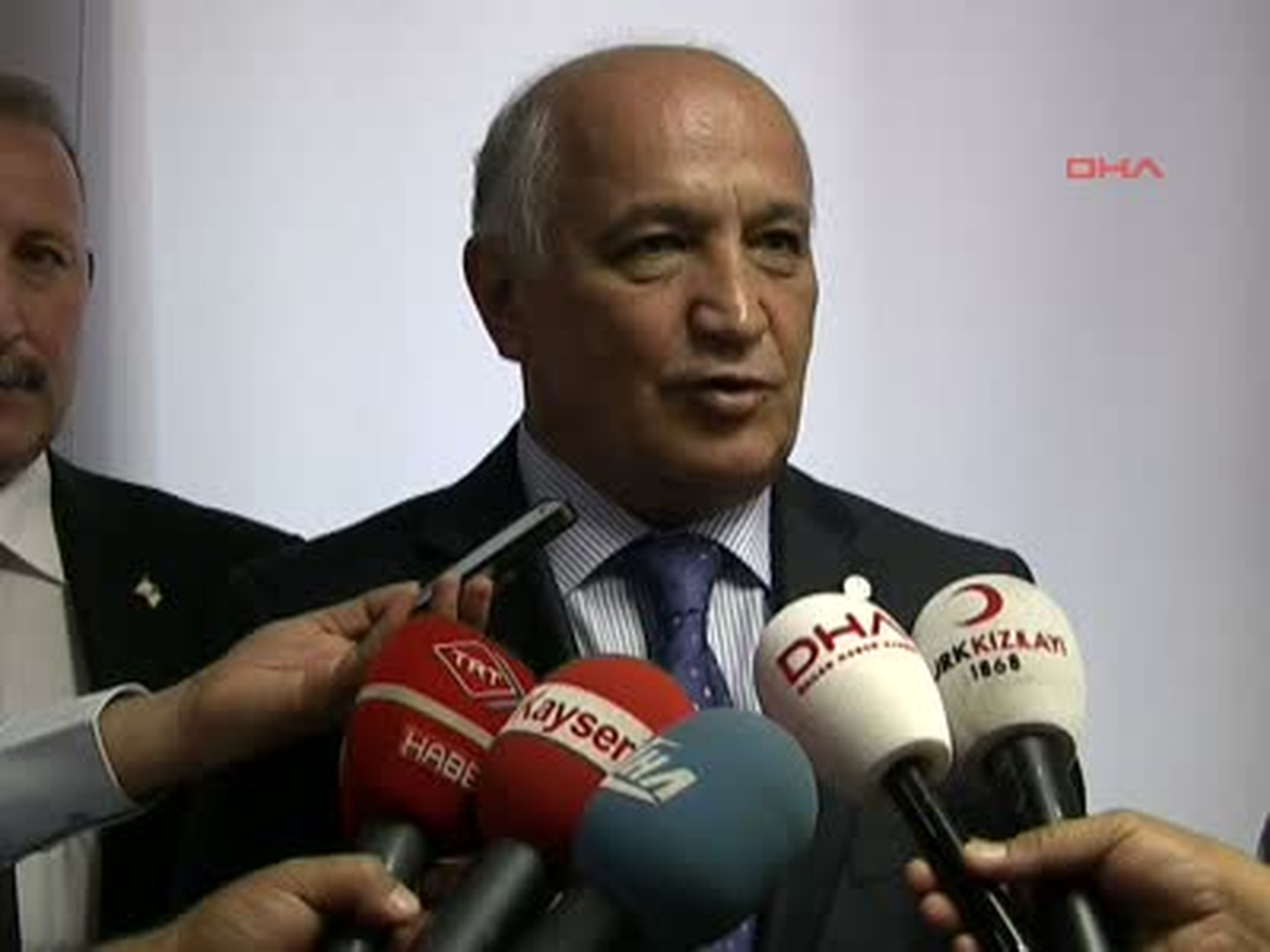 Kızılay Başkanı Van\'daki Konteynerlerin Suriyeli Mültecilere Tahsisi Gündemde