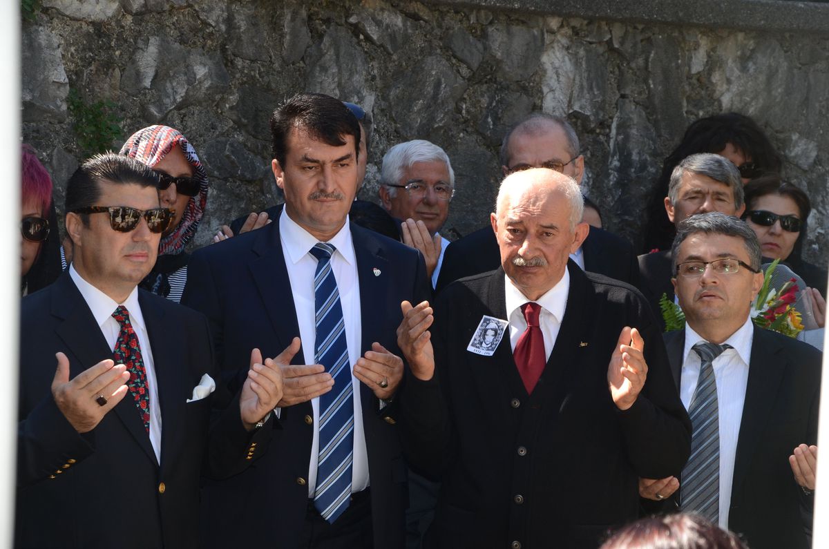 Sanat Güneşi Mezarı Başında Anıldı