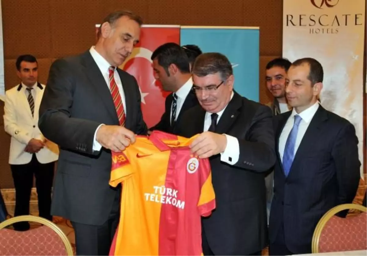 Bakan Şahin\'e Galatasaray Forması