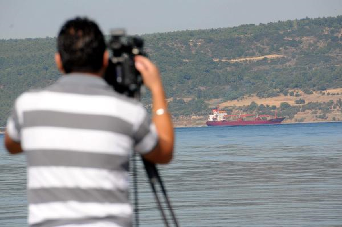 Boğazda, Dümeni Arızalanan Gemi Paniği