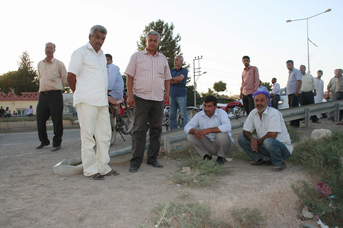 Bomba Sesleri Akçakale Halkını Sokağa Döktü