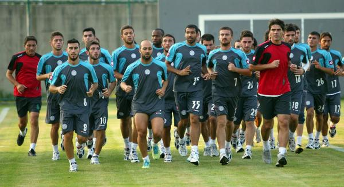 Çaykur Rizespor Teknik Direktörü Oyuncularını Uyardı