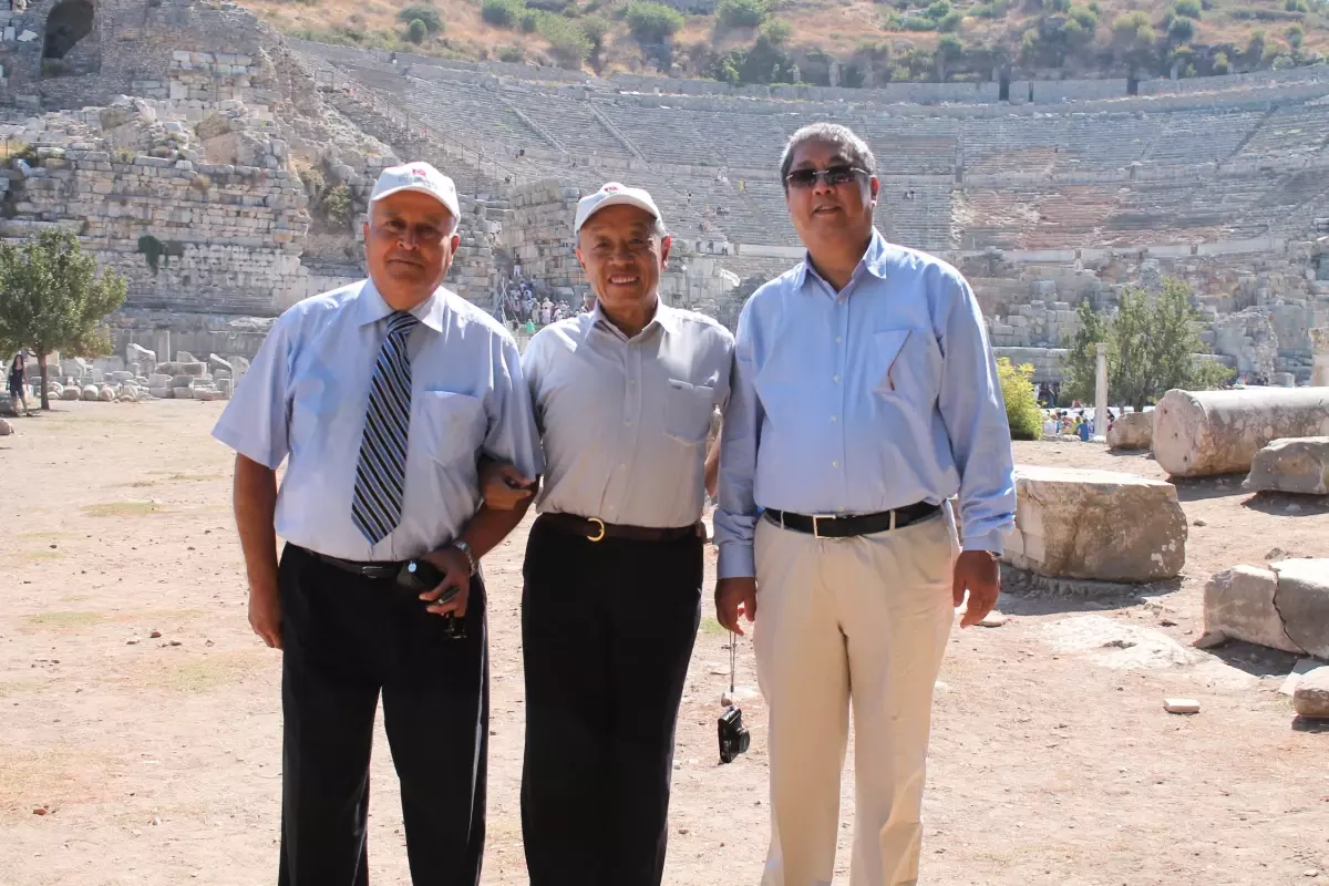 Çinliler Selçuk\'ta Ören Yerlerini Ziyaret Etti