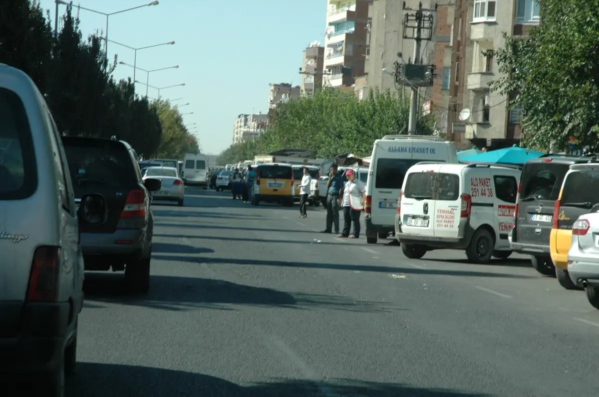 Diyarbakır Caddeleri Araç Trafiğini Kaldıramıyor