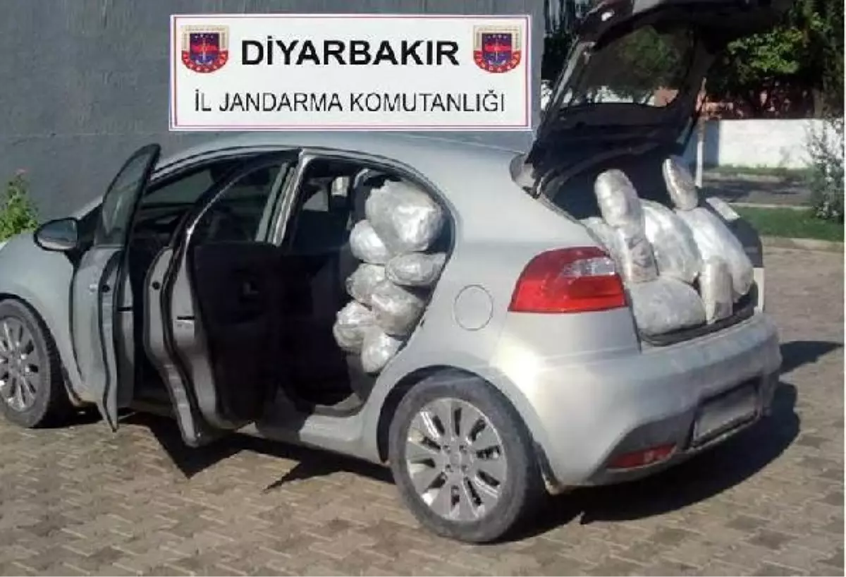 Diyarbakır\'da 4 Araçta 209 Kilo Esrar Ele Geçirildi