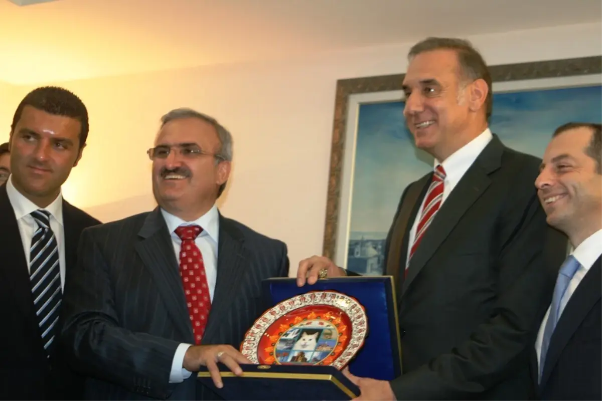 Galatasaray Yönetim Kurulu'ndan Vali Karaloğlu'na Ziyaret