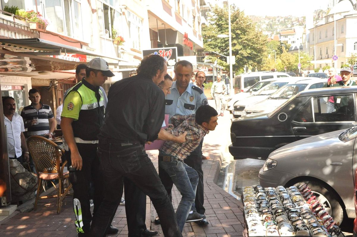 Tutuklanan Hırsız Firar Etmek İstedi