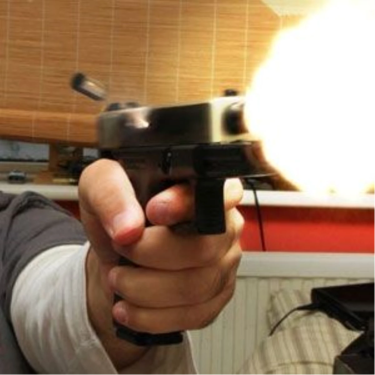 Antalya\'da Silahlı Kavga: 1 Ölü, 1 Yaralı