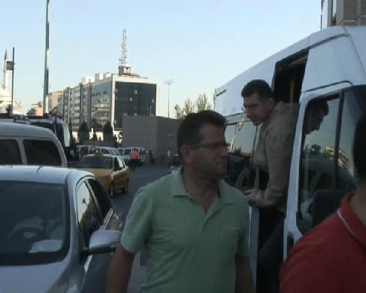 Balyoz\'da Yakalama Kararı Bulunan Askerler Adliyede