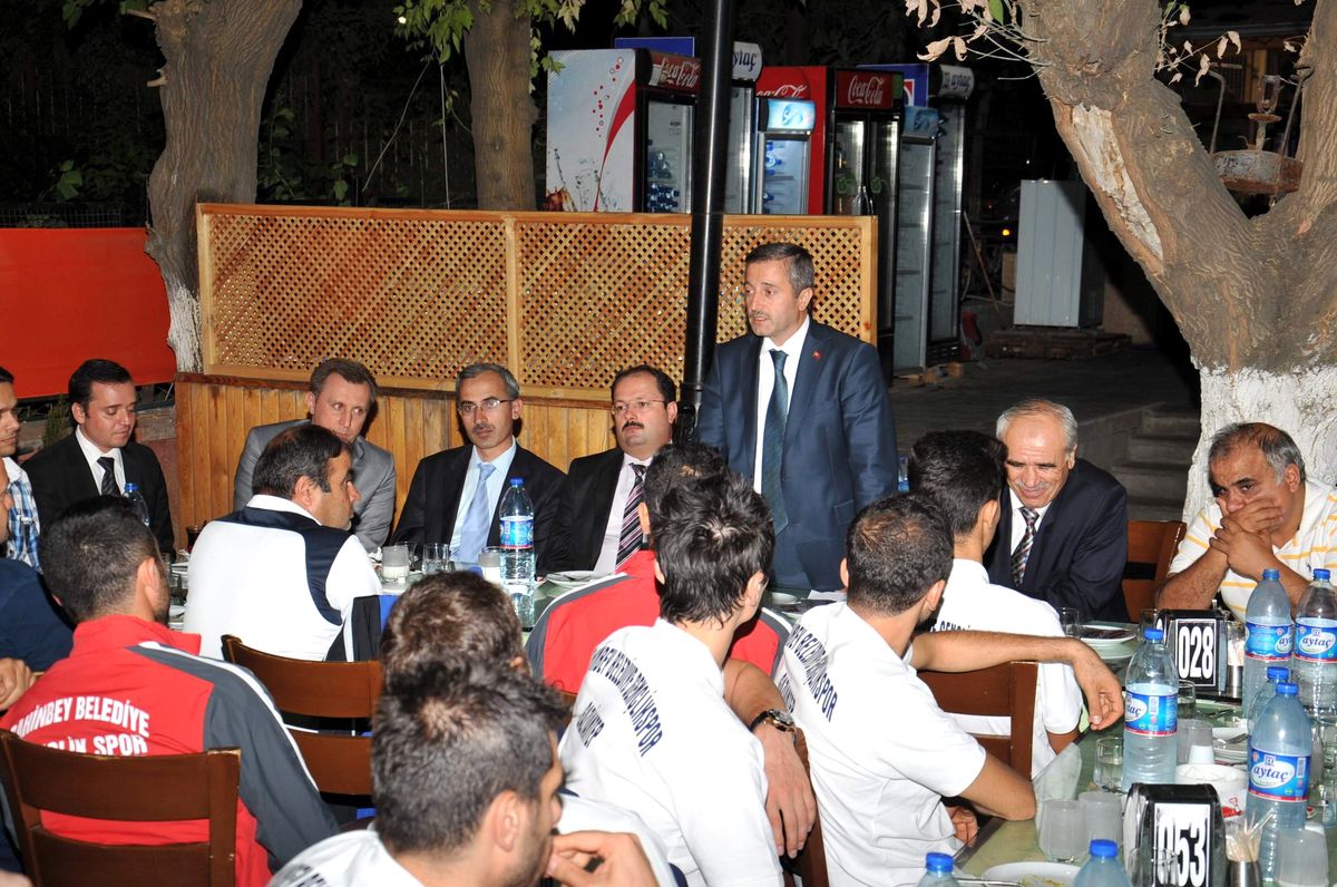 Başkan Tahmazoğlu, Sezon Açılışında Sporcularla Biraraya Geldi