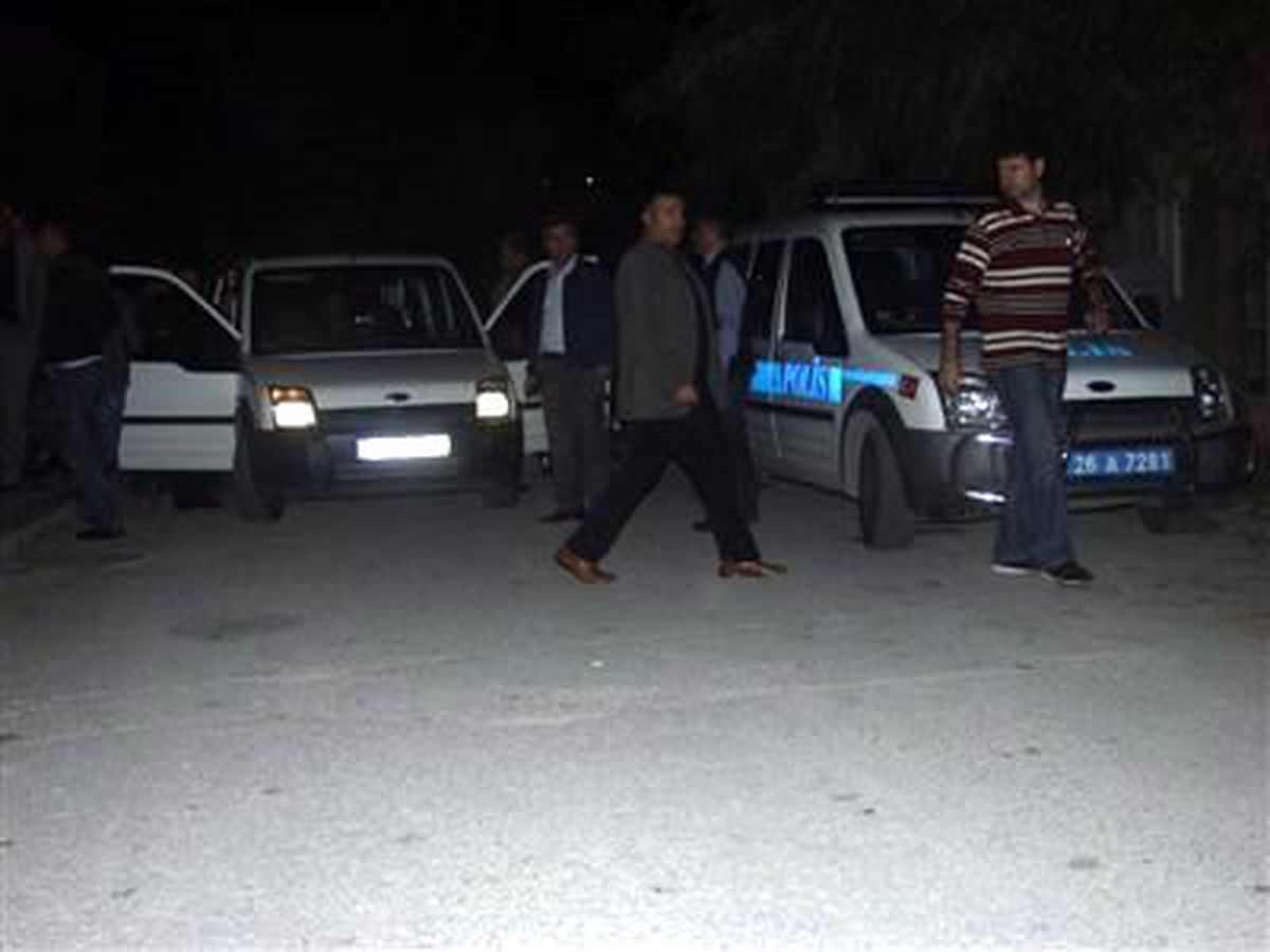 Karakol Önünde Şüpheli Paket Paniği