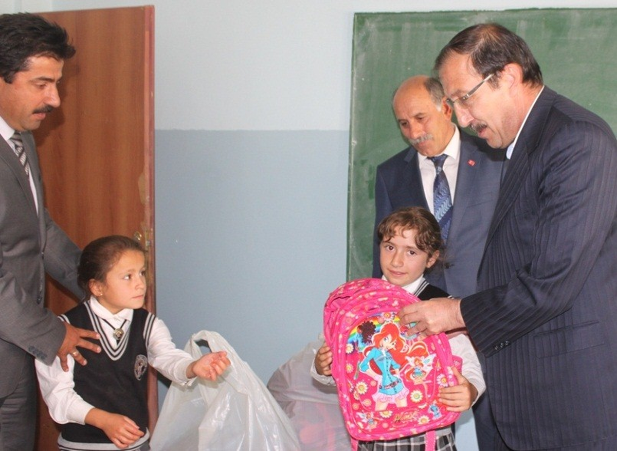 Öğrencilerin Okul Hediyesi Palandöken Belediyesi\'nden
