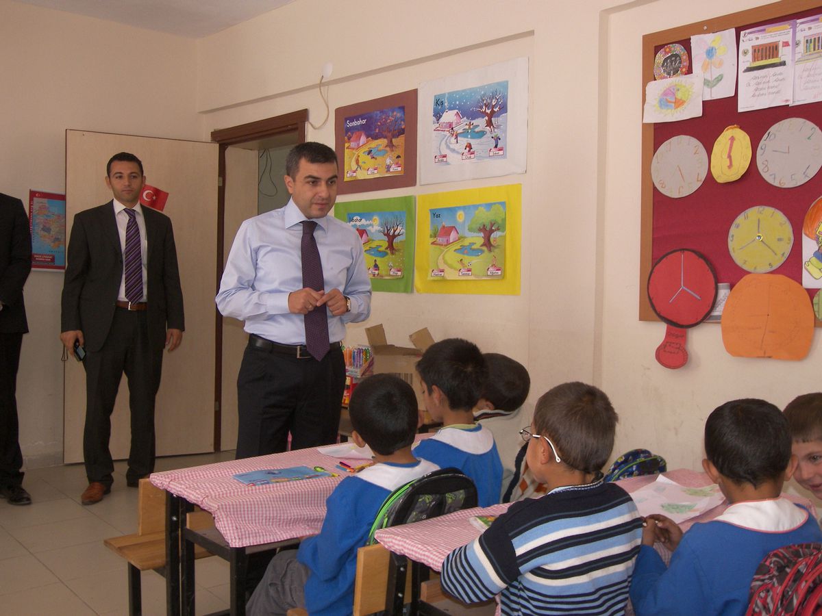 Narman Kaymakamı Atasoy\'dan Köy Okullarına Ziyaret