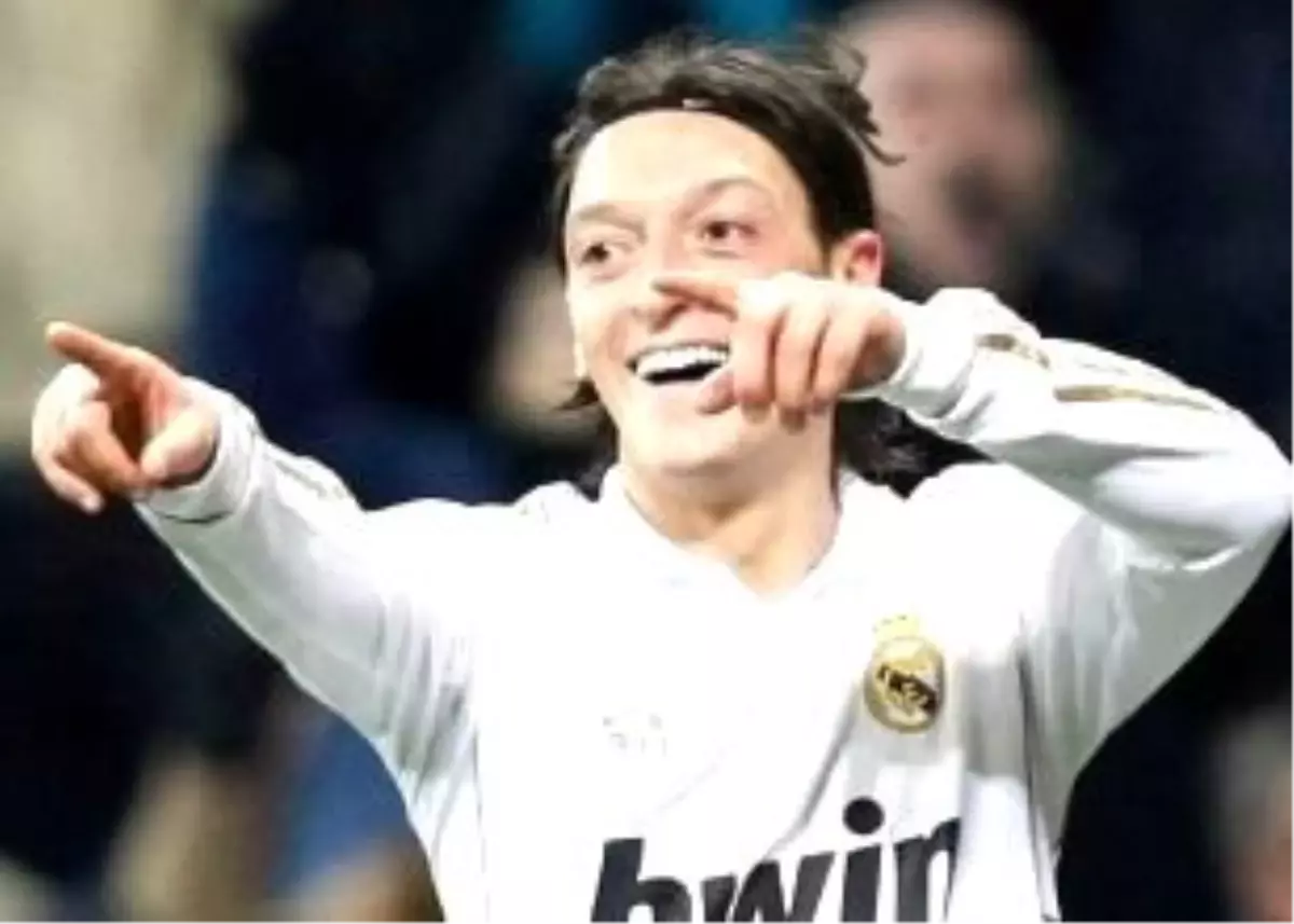 Taraftar Mesut\'u Ona Tercih Etti