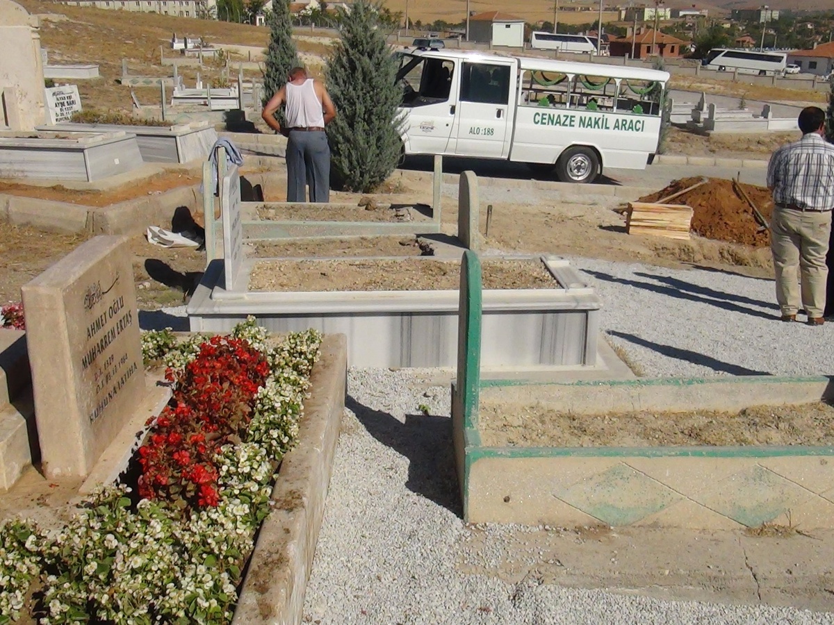 Sanatçı Neşet Ertaş Son Yolculuğuna Uğurlandı