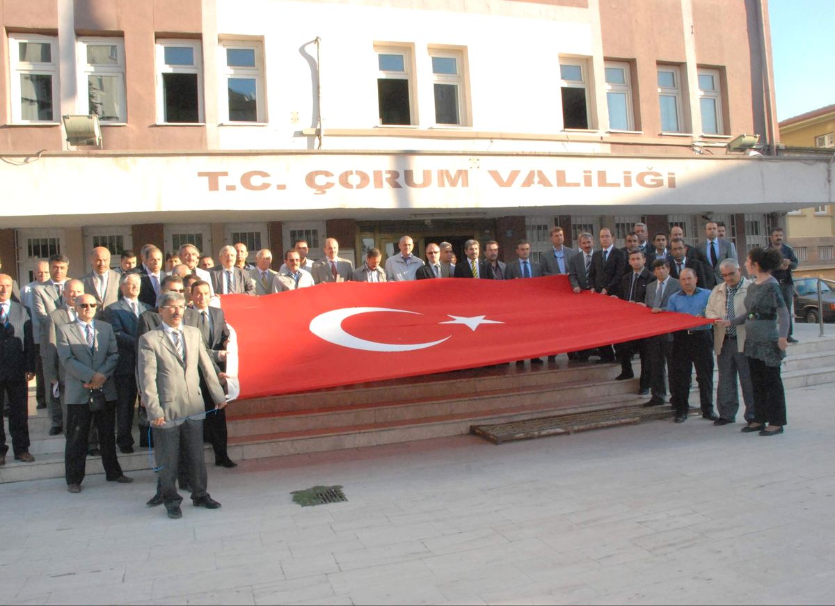 Türkiye Kamu-Sen\'den Şehitleri Anma Programı