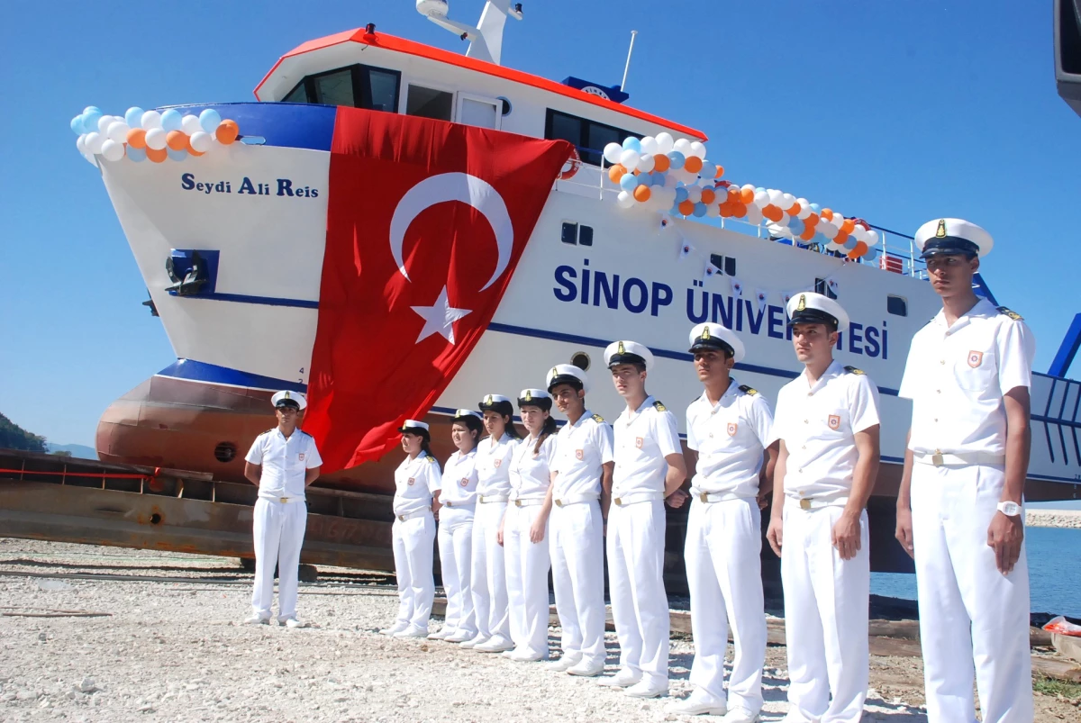 Türkiye\'nin İlk Yerli Araştırma Gemisi Törenle Suya İndi