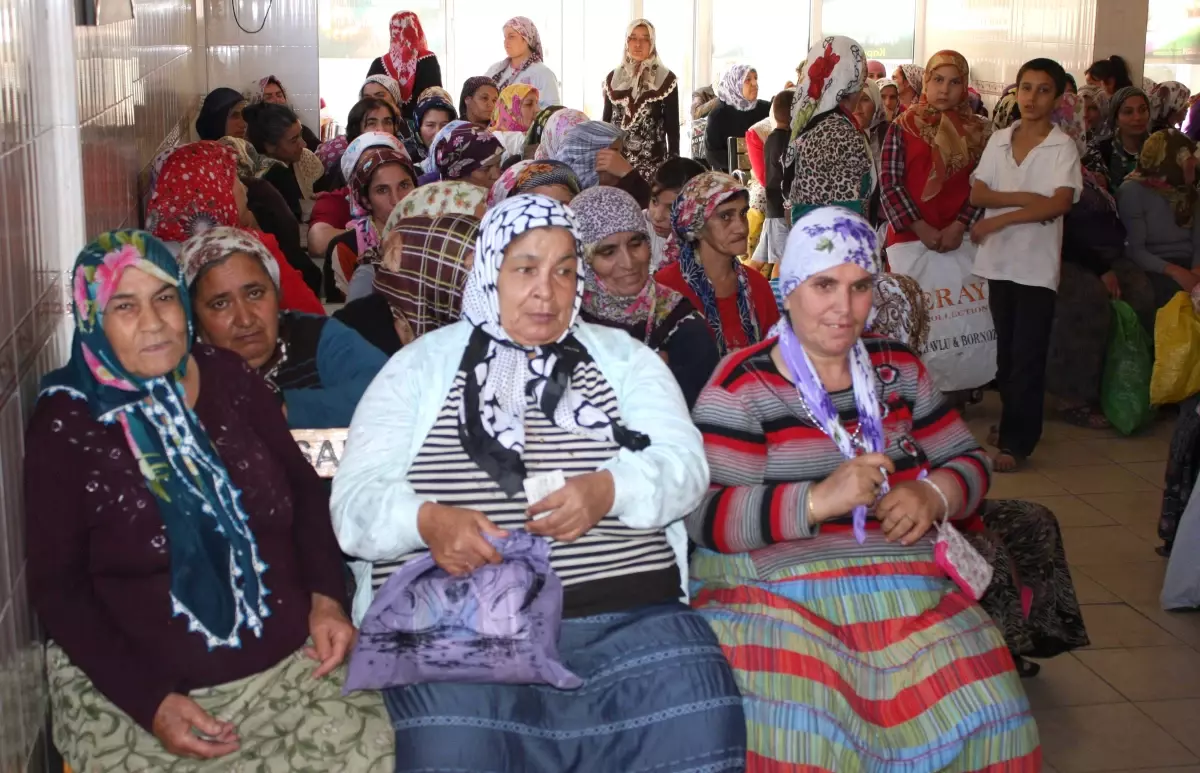 Uşşaki Vakfı Yardımlara Devam Ediyor