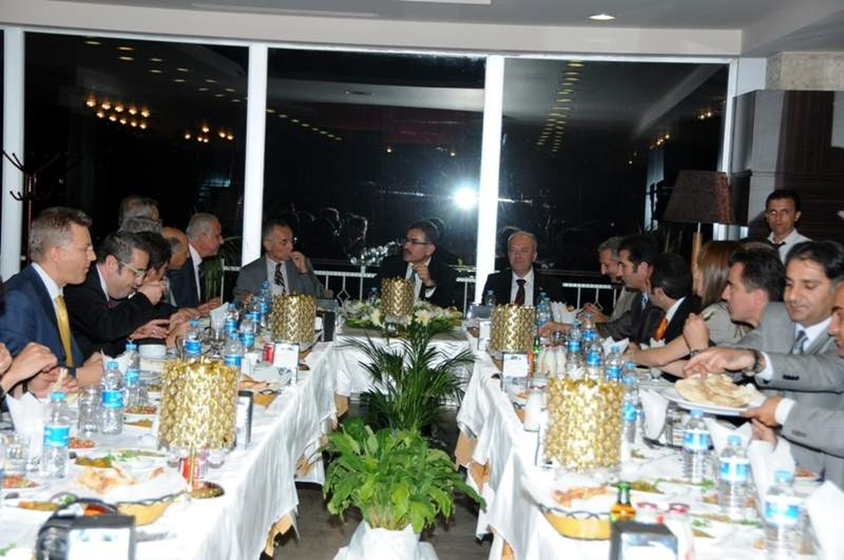 Vali\'den Kaymakamlara, "Hızlanın" Talimatı