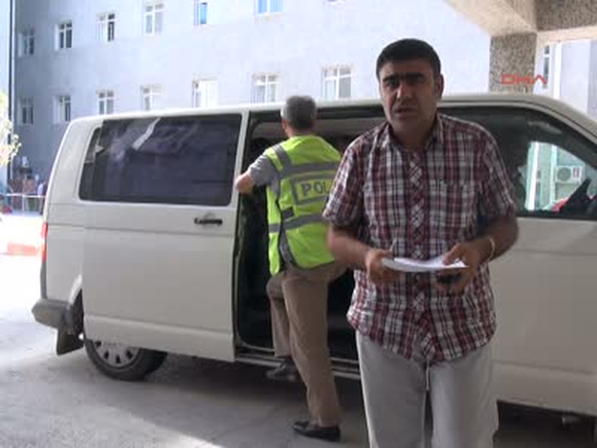 Yankesici, Paraları Sevgilisine Gönderirken Yakalandı