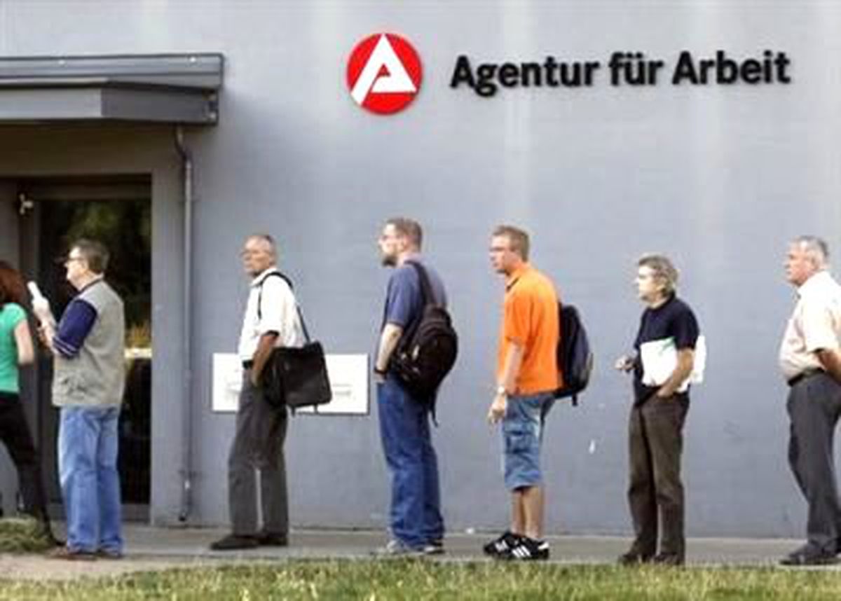 Almanya\'da İşsiz Sayısı Arttı