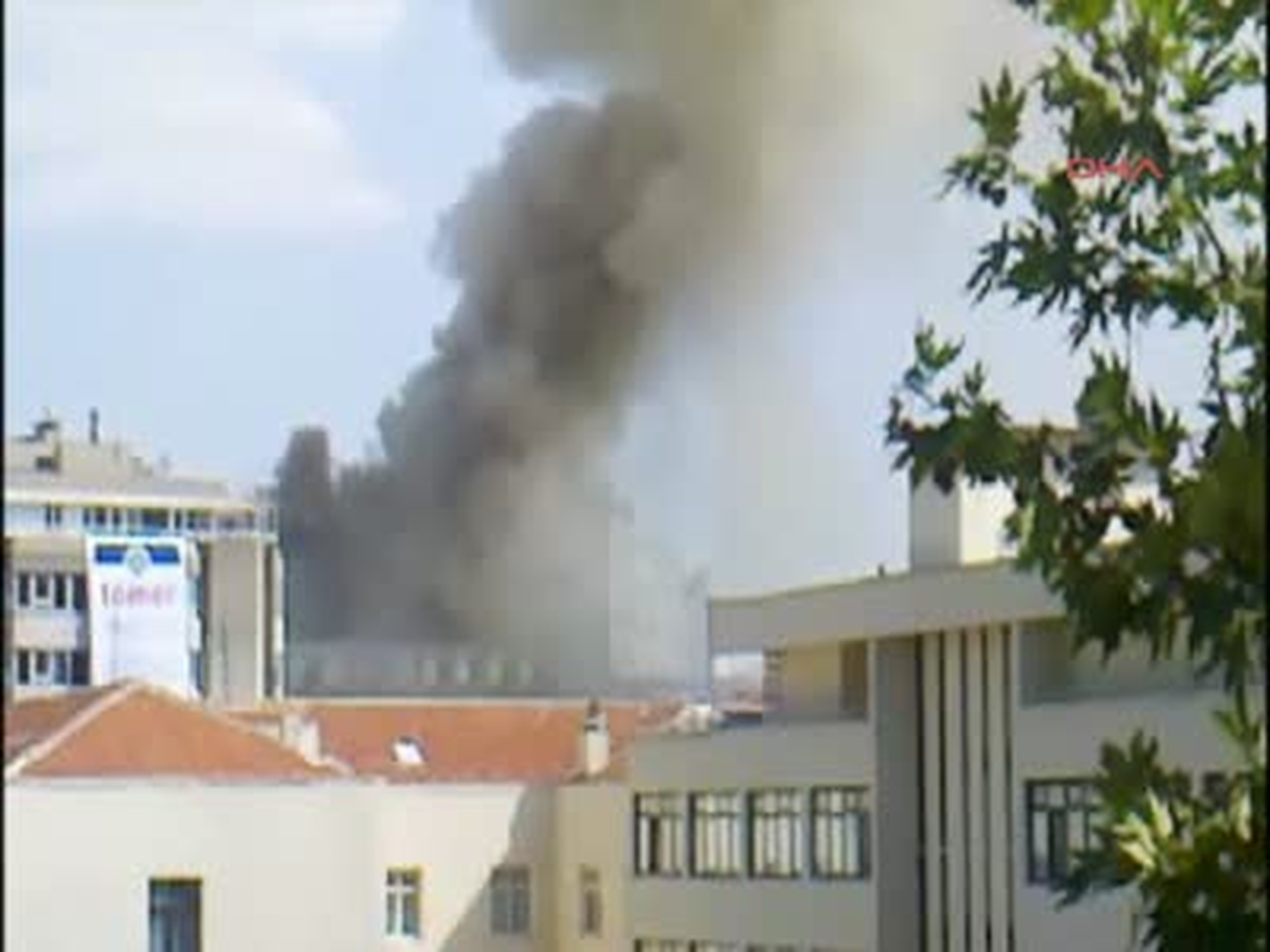 Amatör Kamera 3kızılay\'da Bulunan Şeker Fabrikaları Genel Müdürlüğü\'nde Yangın Çıktı Kızılay\'da...