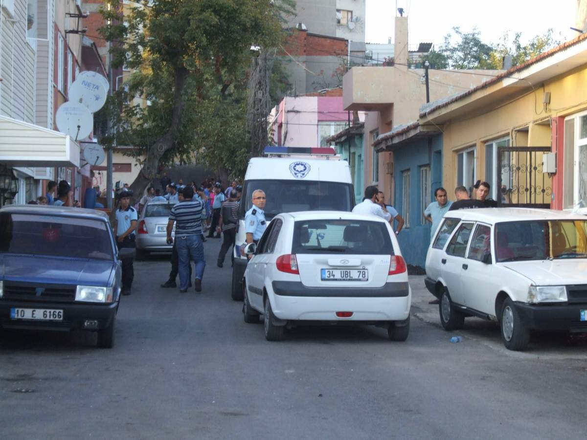 Bandırma\'da Bıçaklı Kavga: 3 Yaralı