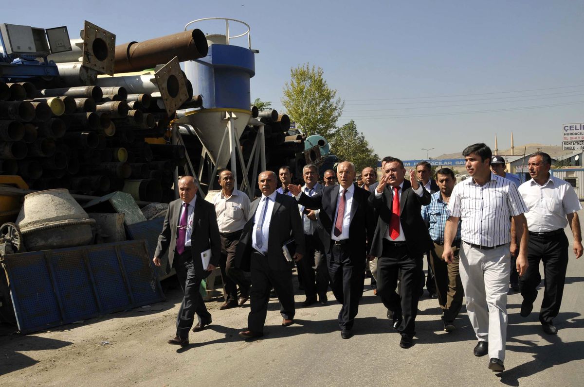 Başkan Yaşar, Hurdacı Esnafının Yanında
