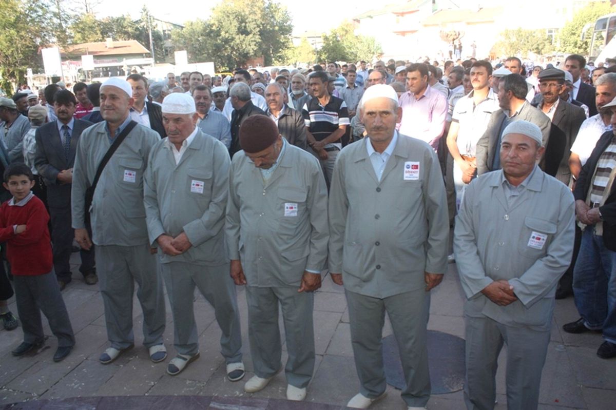 Çay'da İlk Hac Kafilesi Yola Çıktı
