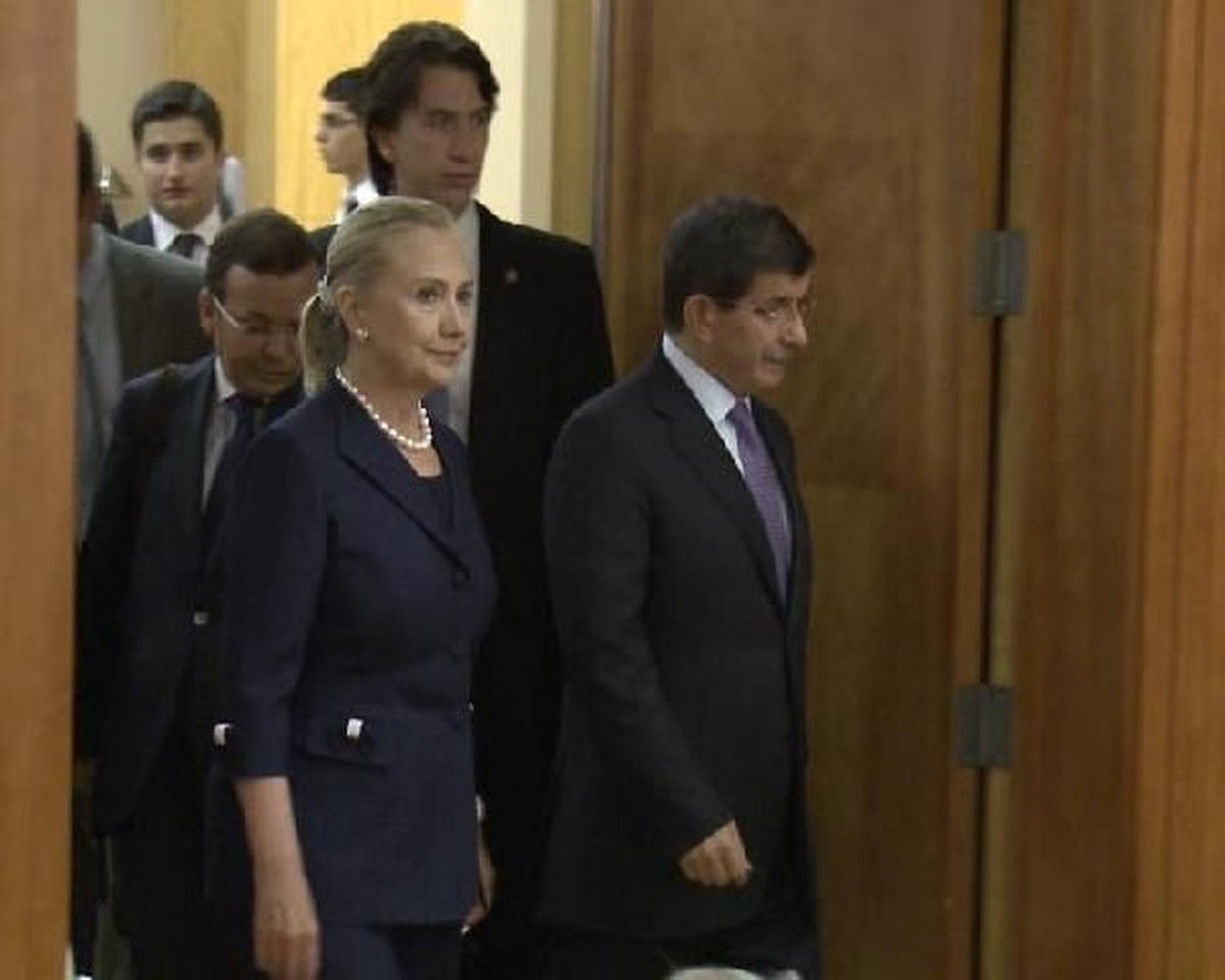 Davutoğlu ve Clinton Suriye\'yi Tartıştı