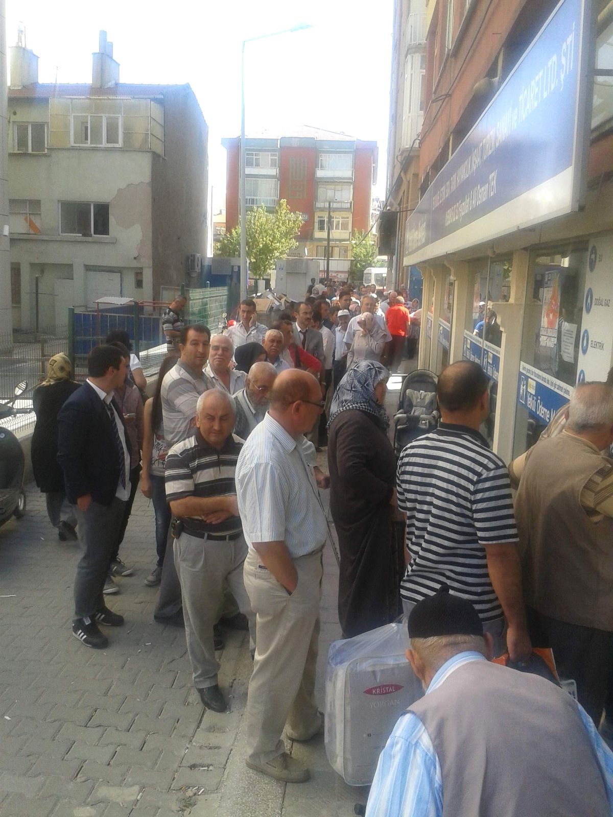 "Doğalgaza Zam Geliyor" Kuyruğu