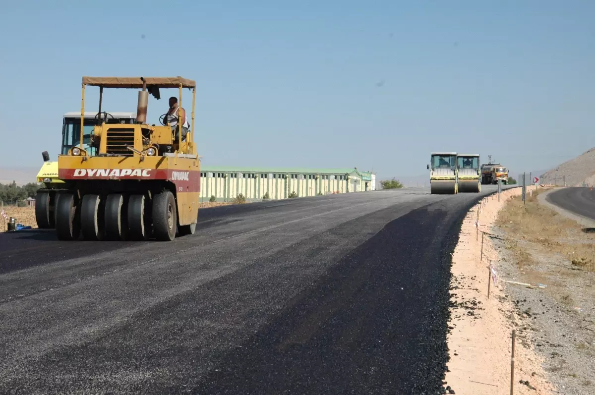Elbistan\'da Duble Yol Çalışmaları Sürüyor