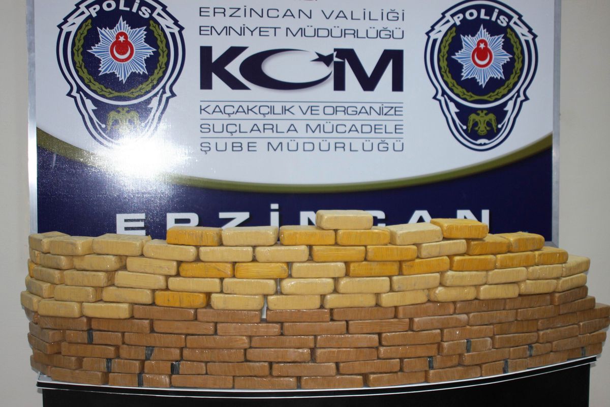 Erzincan\'da 69 Kilo Eroin Maddesi Ele Geçirildi