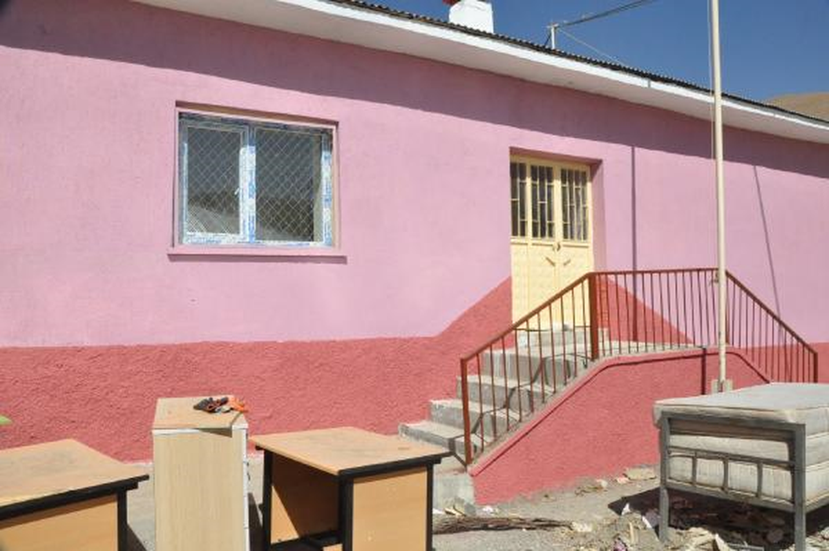 Hakkari\'de Köy Okullarında Eğitim Hala Başlamadı