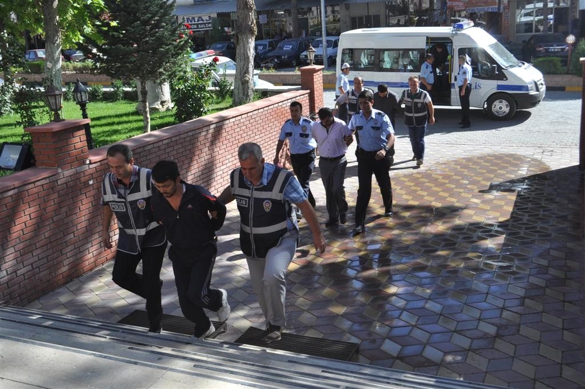 Hırsızlık Zanlısı 6 Kişi, Savcılığa Sevkedildi