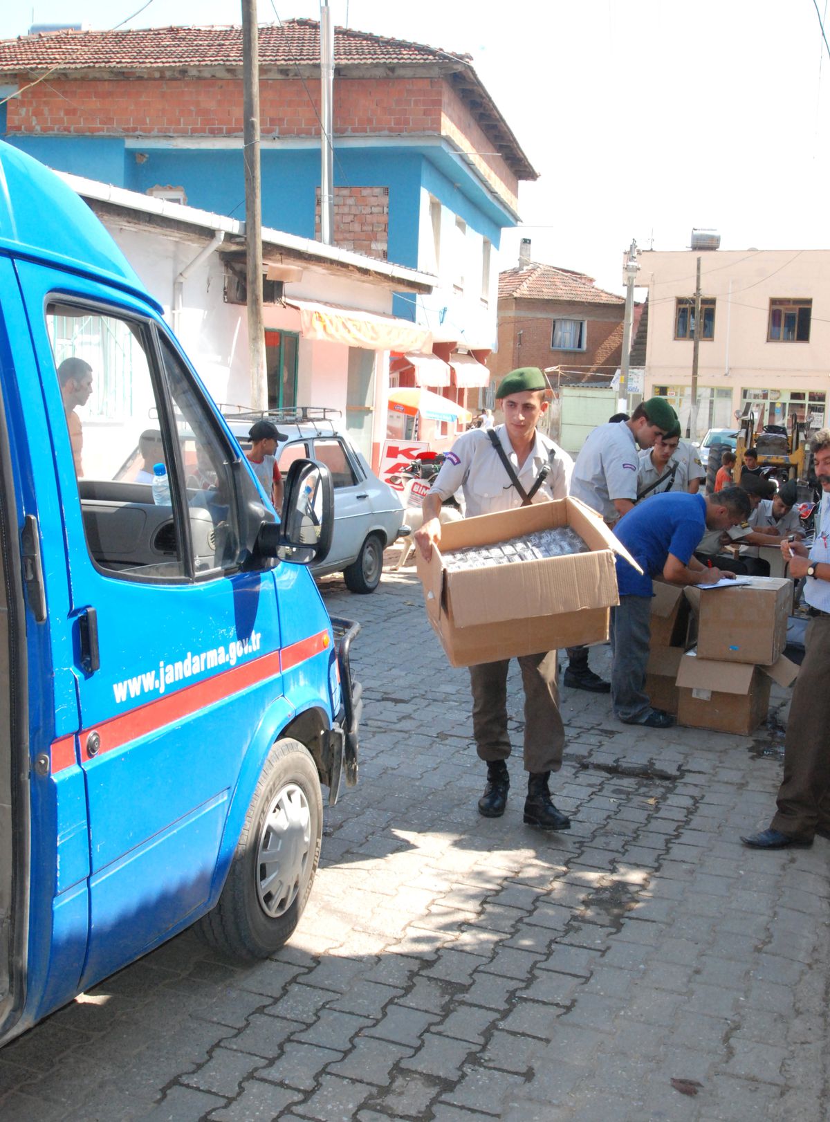İzmir\'de 9 Ayda 100 Bin Paket Kaçak Sigara Ele Geçirildi