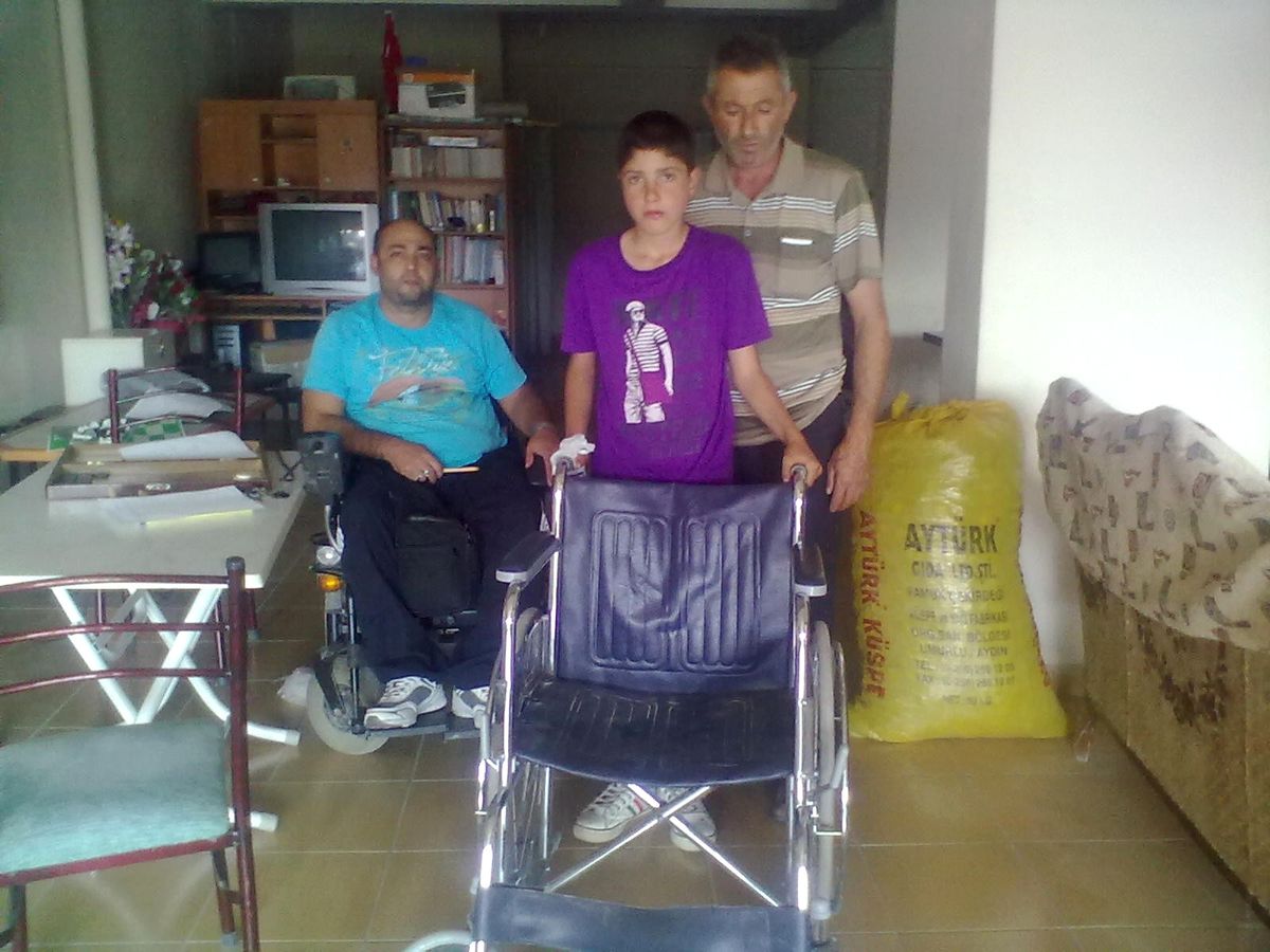 Kapak Kampanyasından Bir Engelliye Daha Tekerlekli Sandalye