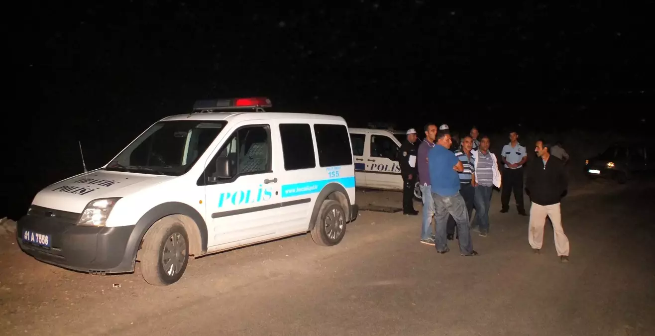 Kocaeli\'de Trafik Kazası: 13 Yaralı