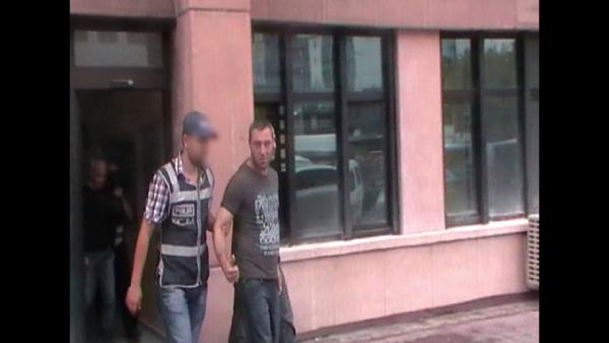 İçi Kokain Dolu 48 Prezervatif Yuttu