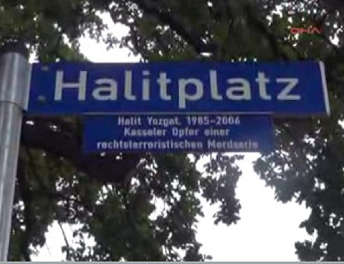 Neonazi Cinayetinde Ölen Halit\'in İsmi Levhada Yaşatılacak