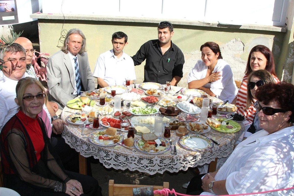 Özel Sevinç Annem Basına Kahvaltı Düzenledi