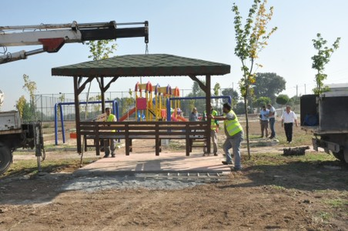 Pınarbaşı Parkı\'na Şık Kamelya
