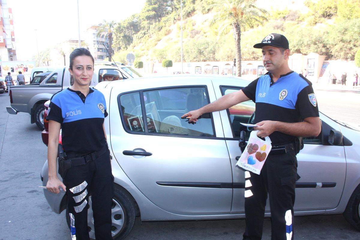 Polisten Uyarı Amaçlı Ceza Makbuzu
