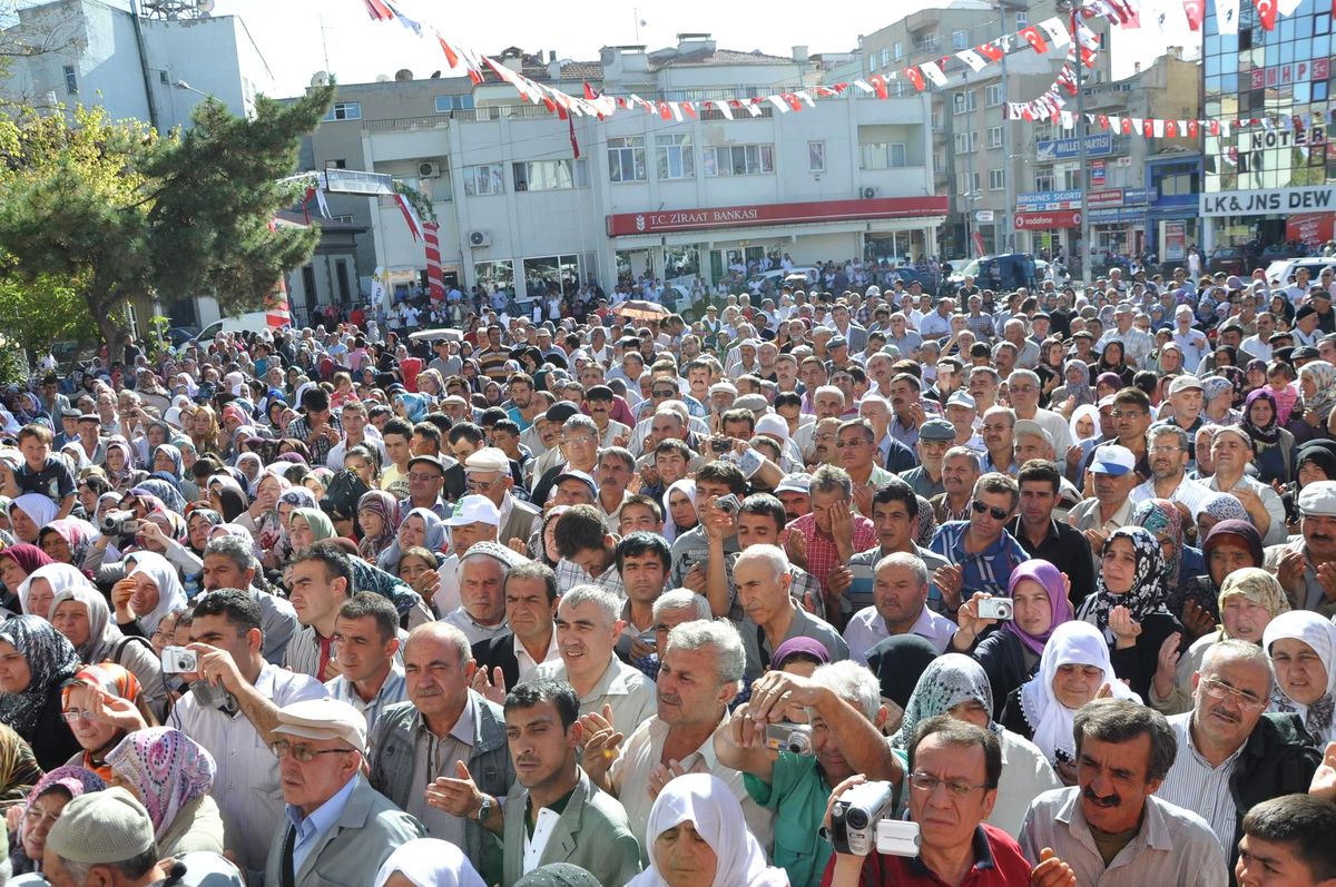 Sandıklı\'da 99 Hacı Adayı Kutsal Topraklara Uğurlandı