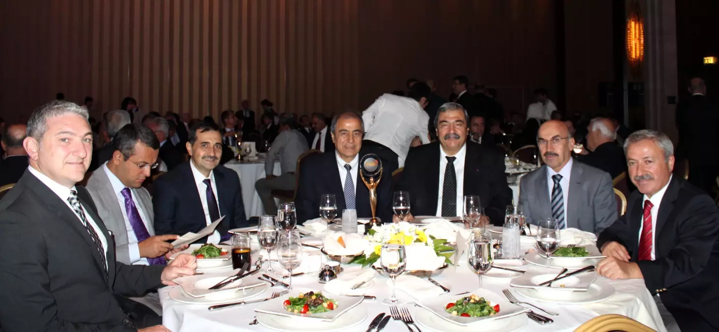 Sanko\'ya "Başarı Ödülü" Verildi