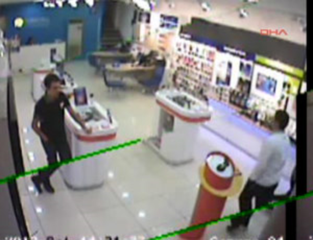 Telefoncudaki Dolandırıcılık Güvenlik Kamerasında