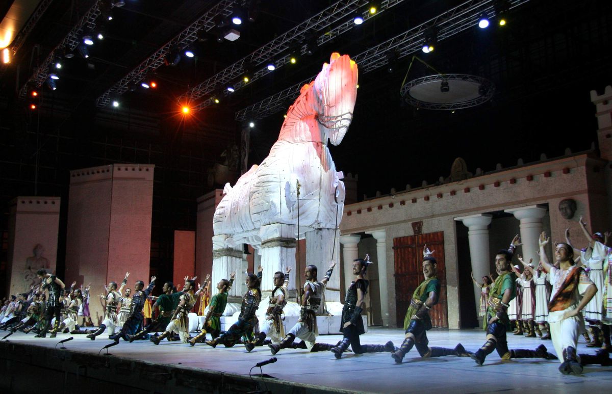 \'Troya\' Halk Ozanı Ertaş\'a İthaf Edildi